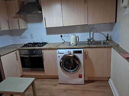 Apartment Sleeps 3 - Garden, Pets Welcome