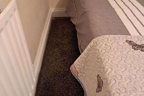 Central 2-bed House - Sleeps 2 & Friendly