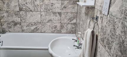 Cosy 2-bed Apartment - Sleeps 4 & Central