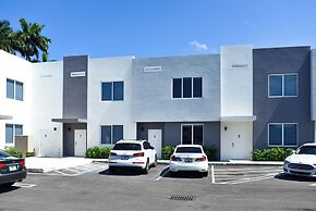 Stylish Townhouses by Design District