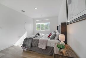 Stylish Townhouses by Design District