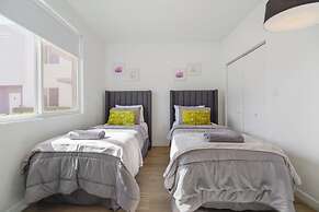 Stylish Townhouses by Design District
