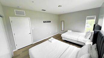 Stylish Townhouses by Design District