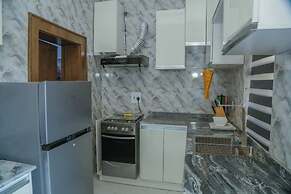 Clifford Apartment