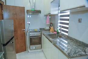 Clifford Apartment