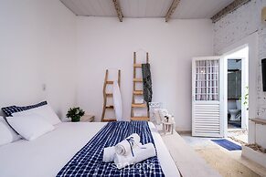 Cozy Lakefront Suites RGB