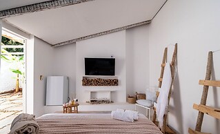 Cozy Lakefront Suites RGB