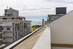 Modern duplex w/jacuzzi 240m beach JRR410