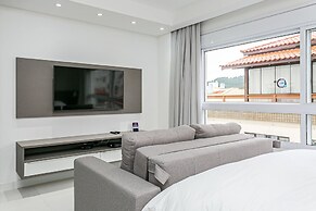Modern duplex w/jacuzzi 240m beach JRR410