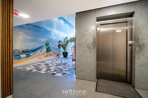 Modern duplex w/jacuzzi 240m beach JRR410
