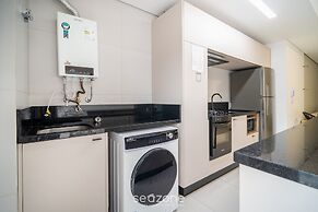 Modern duplex w/jacuzzi 240m beach JRR410