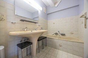 Charming Apartment With sea View and Parking Space