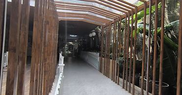 Hotel Bunga Bunga
