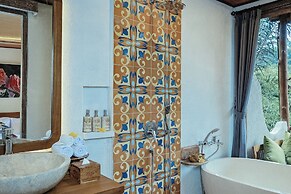 Alamora Healing Escape