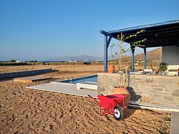 2 Bed Villa - Sleeps 6 - Pets - Pool - Parking