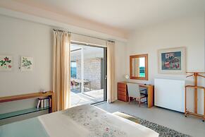 Paradise Beachfront Villa Athenian