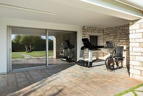 Paradise Beachfront Villa Athenian