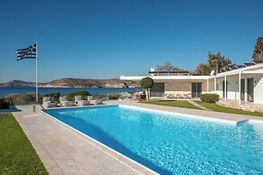 Paradise Beachfront Villa Athenian
