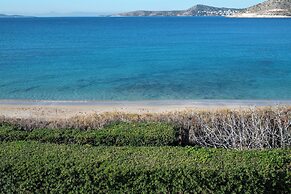 Paradise Beachfront Villa Athenian