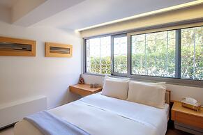 Paradise Beachfront Villa Athenian