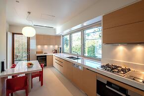Paradise Beachfront Villa Athenian