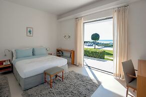 Paradise Beachfront Villa Athenian