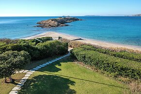 Paradise Beachfront Villa Athenian