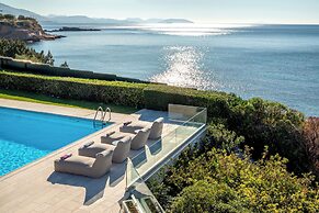 Paradise Beachfront Villa Athenian