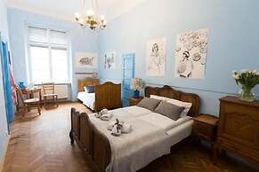 Roman Apartments