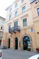 Roman Apartments