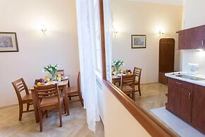 Roman Apartments