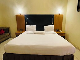 Royalbirds Hotel & Towers