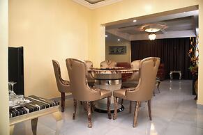 Royalbirds Hotel & Towers