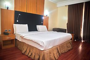 Royalbirds Hotel & Towers