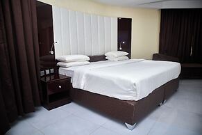 Royalbirds Hotel & Towers