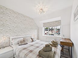 2-bed Central Apartment- Free Private Parking
