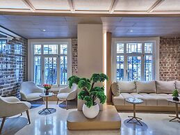 Four - G Hotel Premium