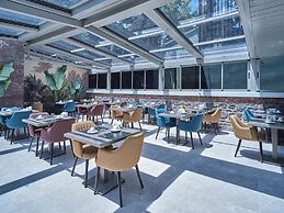 Four - G Hotel Premium