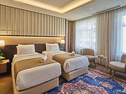 Four - G Hotel Premium