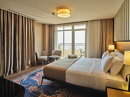Four - G Hotel Premium
