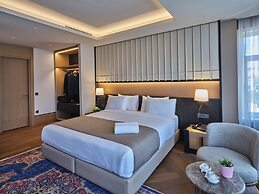 Four - G Hotel Premium