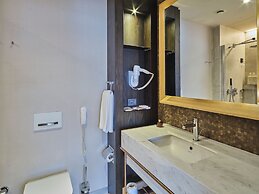 Four - G Hotel Premium