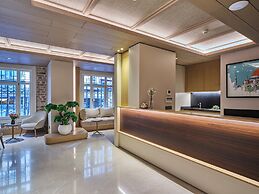 Four - G Hotel Premium