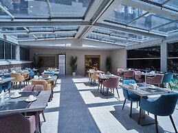 Four - G Hotel Premium