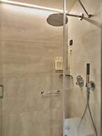Four - G Hotel Premium