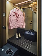 Four - G Hotel Premium