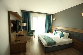 Lina Garden Hotel