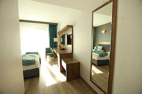 Lina Garden Hotel