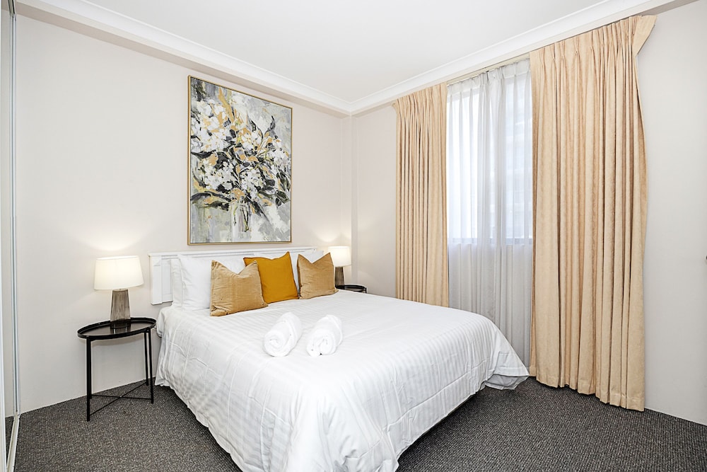 2bdr East Perth Getaway