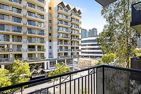 2bdr East Perth Getaway